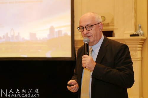 Arnoud De Meyer1